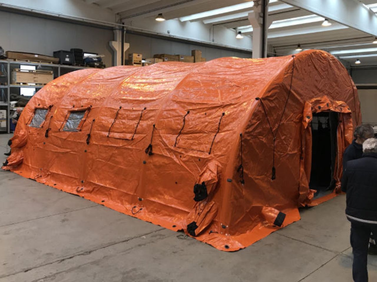 Inflated emergency tent